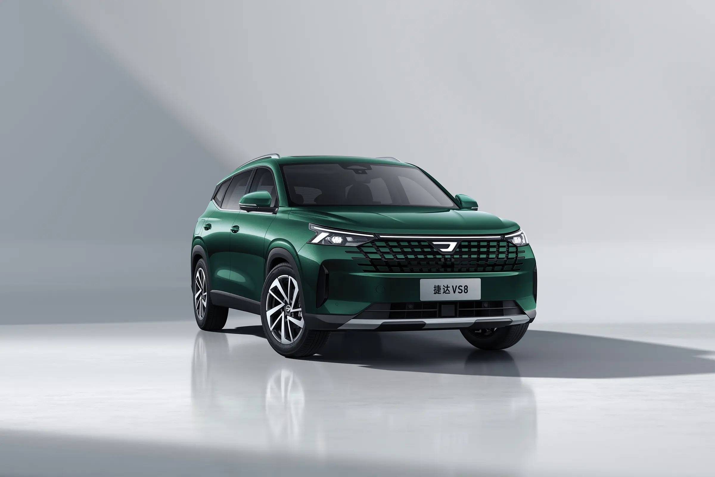 不到10万买德系中型SUV！捷达VS8对比大众探岳，到底谁更有优势？