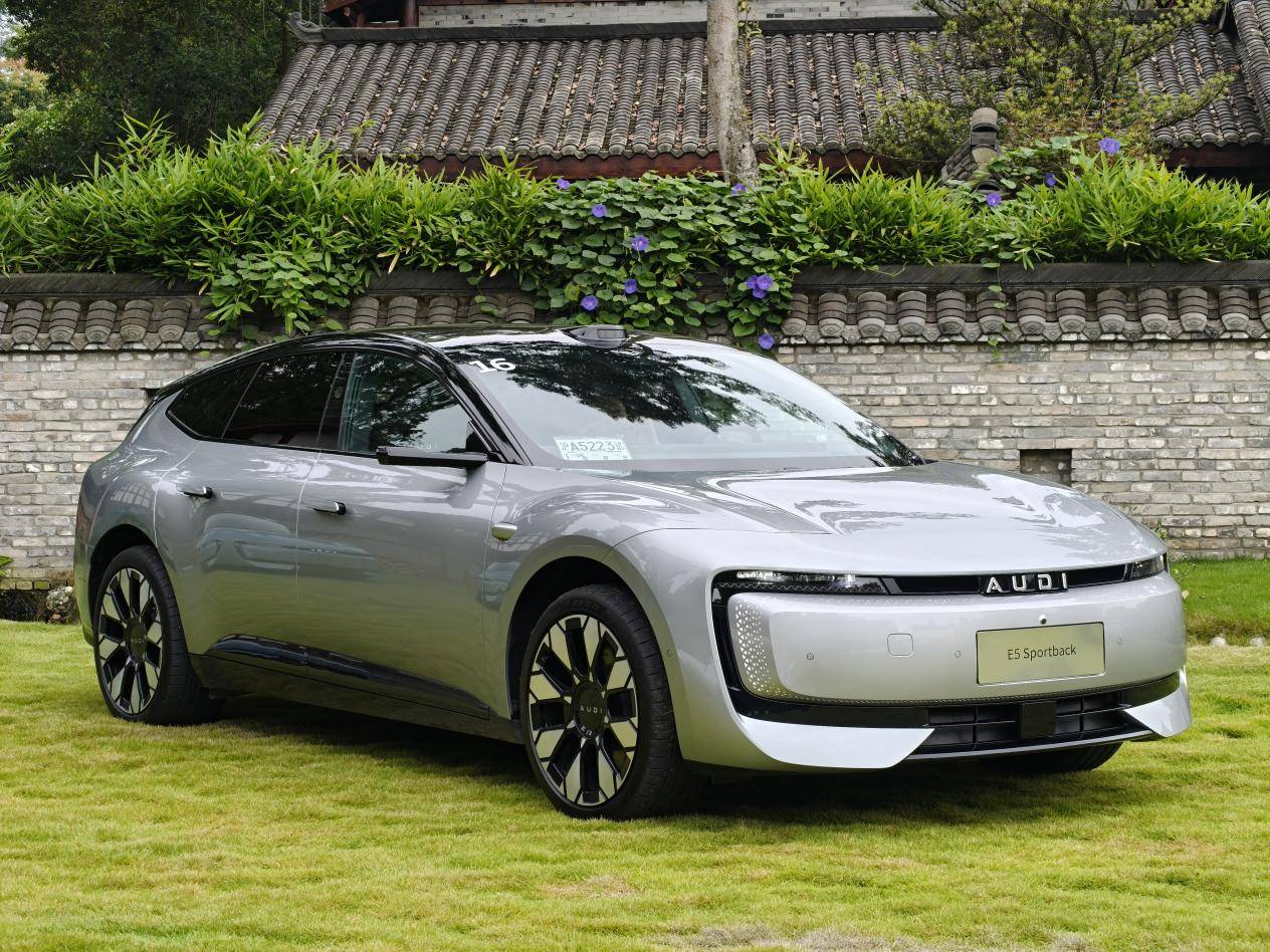试驾奥迪E5 Sportback：带上quattro的智能电动车，就是操控天花板