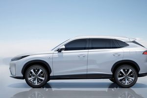 十万左右 SUV 买什么好？荣威 D5X DMH：续航长、能放电