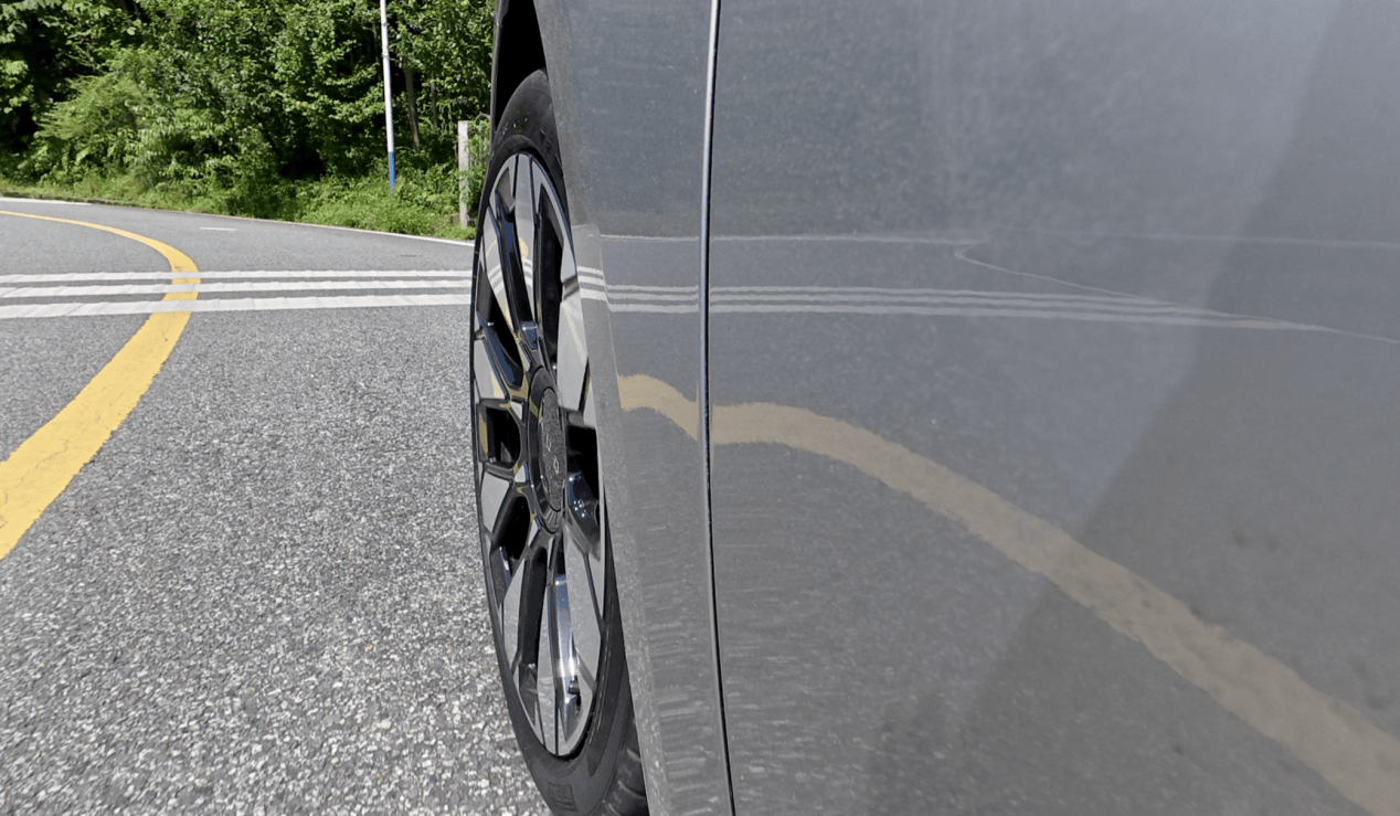 试驾奥迪E5 Sportback：带上quattro的智能电动车，就是操控天花板