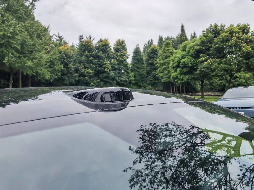 奥迪E5 Sportback邂逅青城山，一场科技与自然的对话